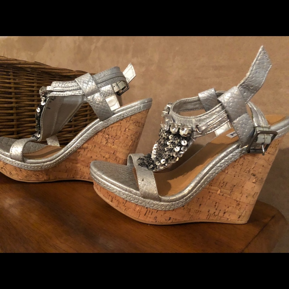 NOT RATED wedges! Beautiful and comfortable!